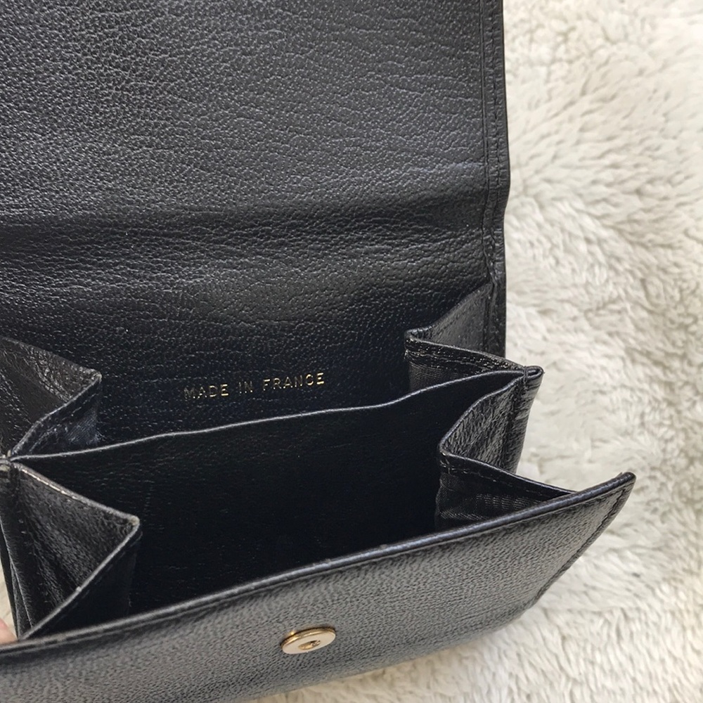 *SOLD* Authentic Chanel W-lock caviar wallet - Picture 4 of 8